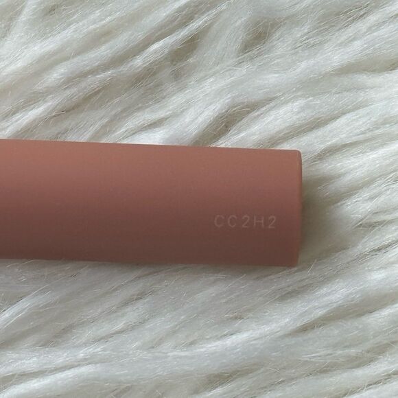 Rare Beauty by Selena Gomez Lip Souffle Matte Cream Lipstick Elevate - Picture 7 of 11